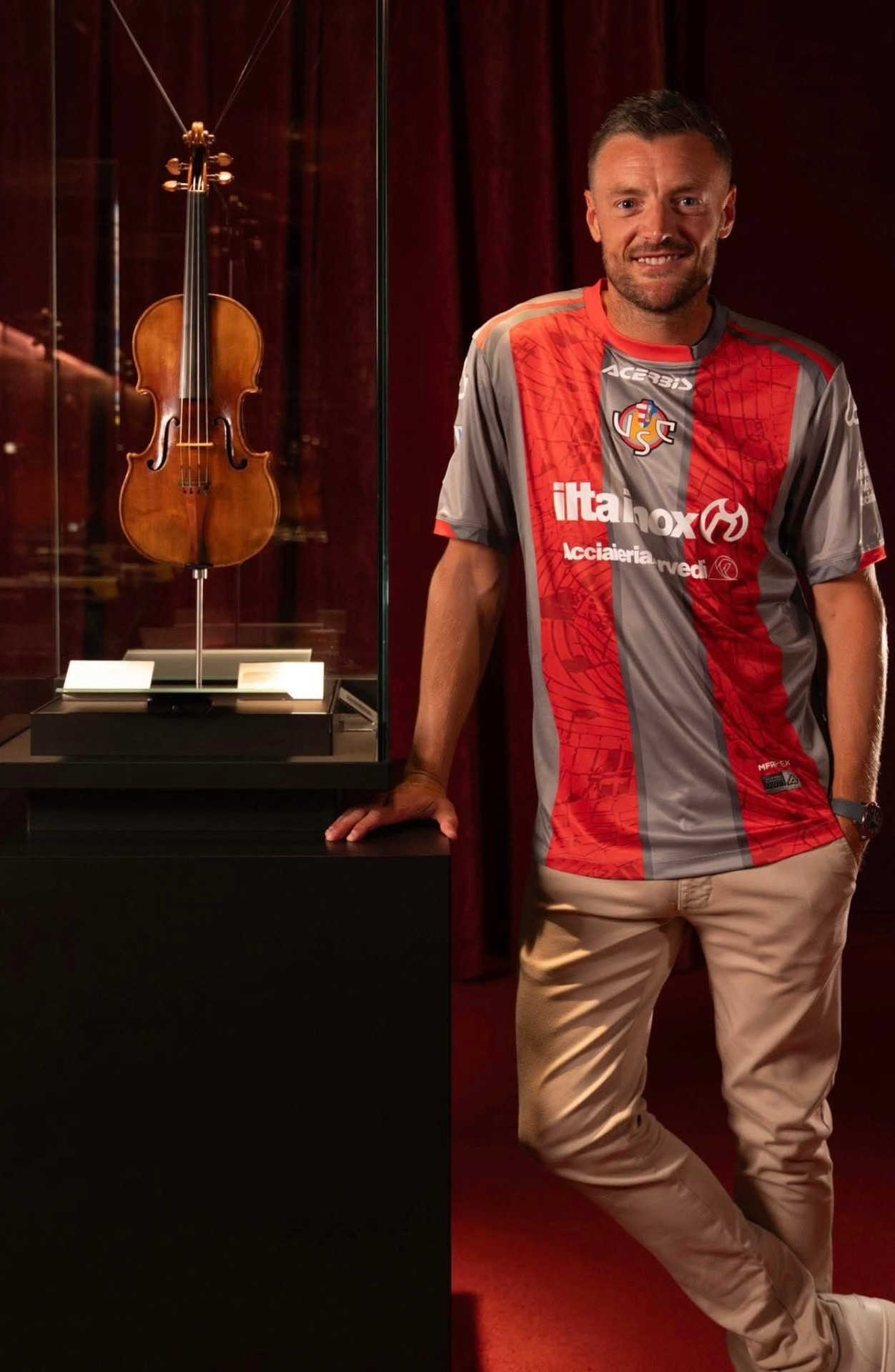Världens främste fiolmakare Antonio Stradivarius levde och verkade i Cremona. Jamie Vardy har redan fått smeknamnet Stradivardy