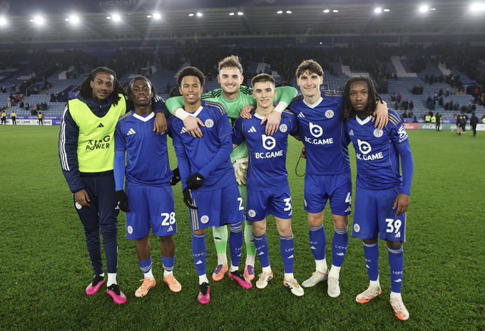 Olabade Aluko,Jeremy Monga, Louis Page, Jakub Stolarczyk, Luke Thomas, Ben Nelson,  Silko Thomas